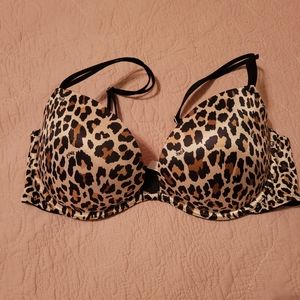 Pink Victoria Secret Heartbreaker Pushup Bra& Victoria Secret Bundle (3)size 36C